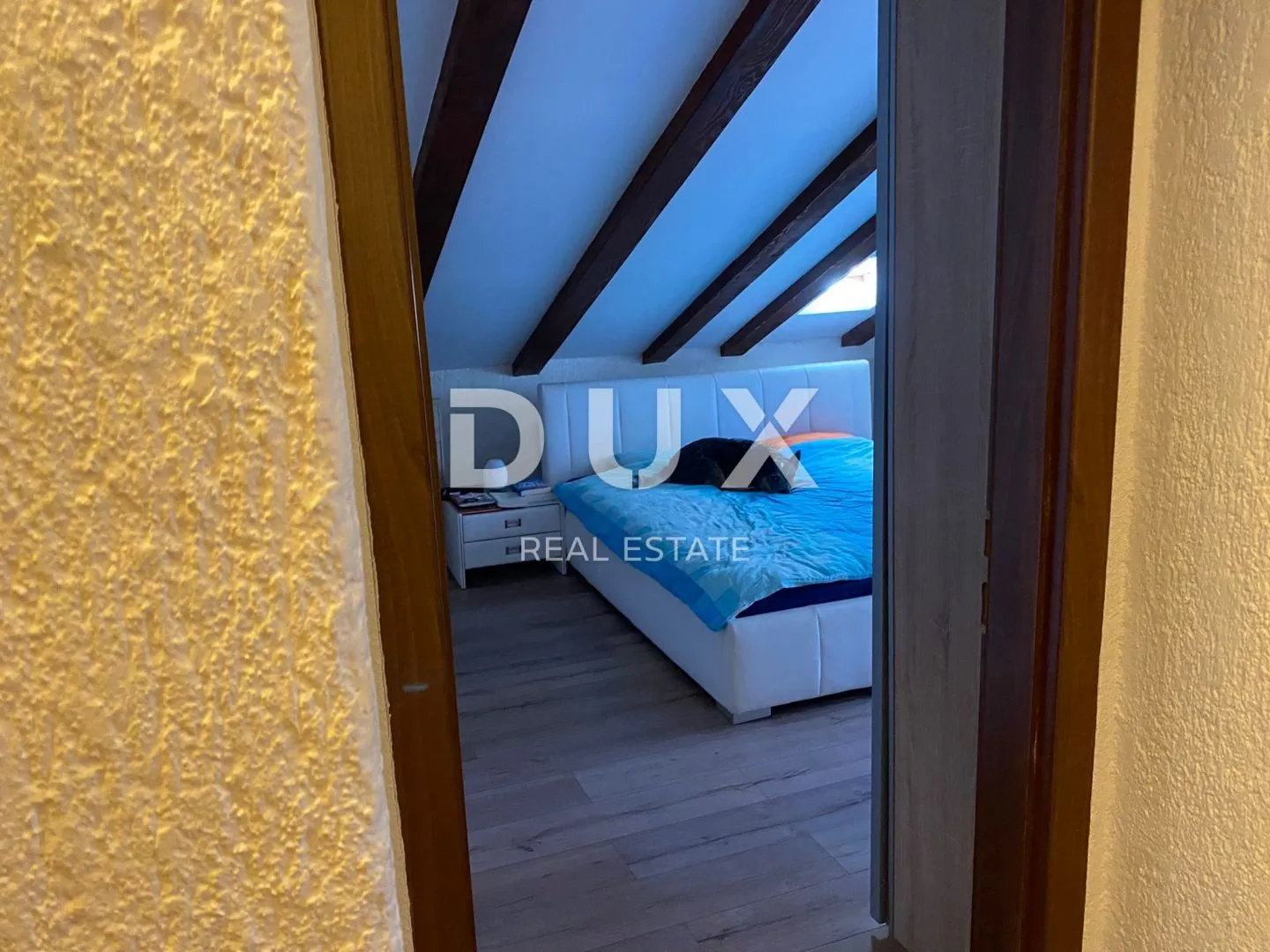 mali lošinj, kuća sa dva stana i uređenom okućnicom 170m2 - slika 12