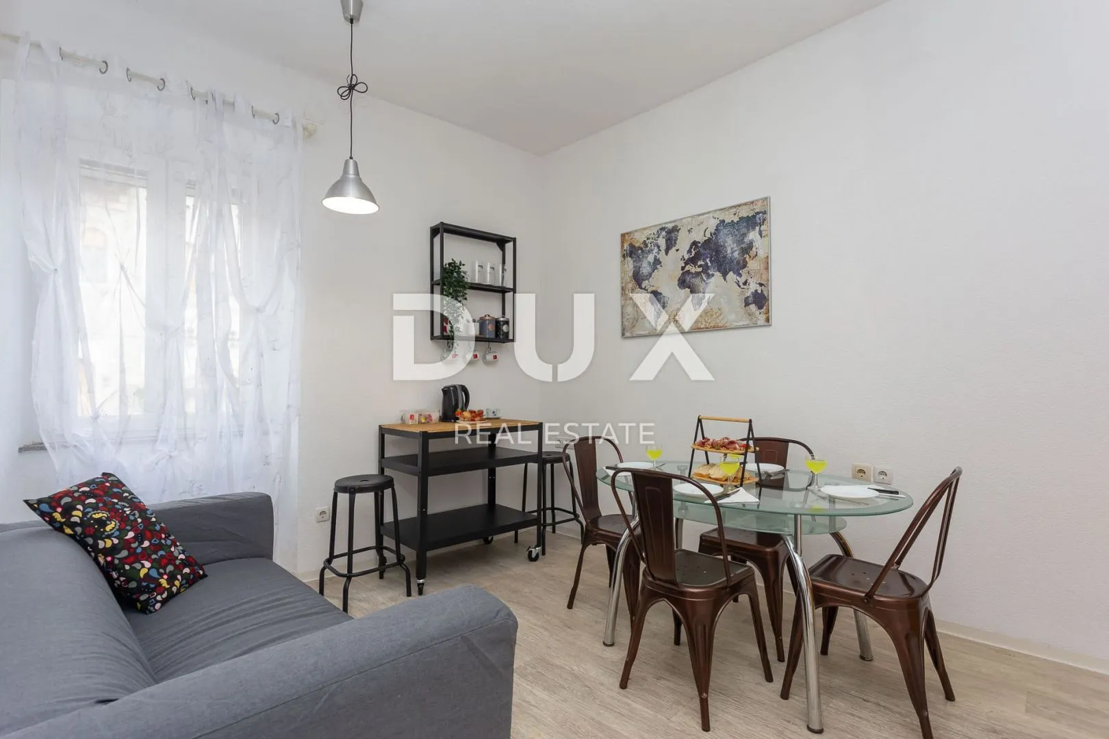 šibenik, centar-stan u centru grada 66,80m2 - slika 5