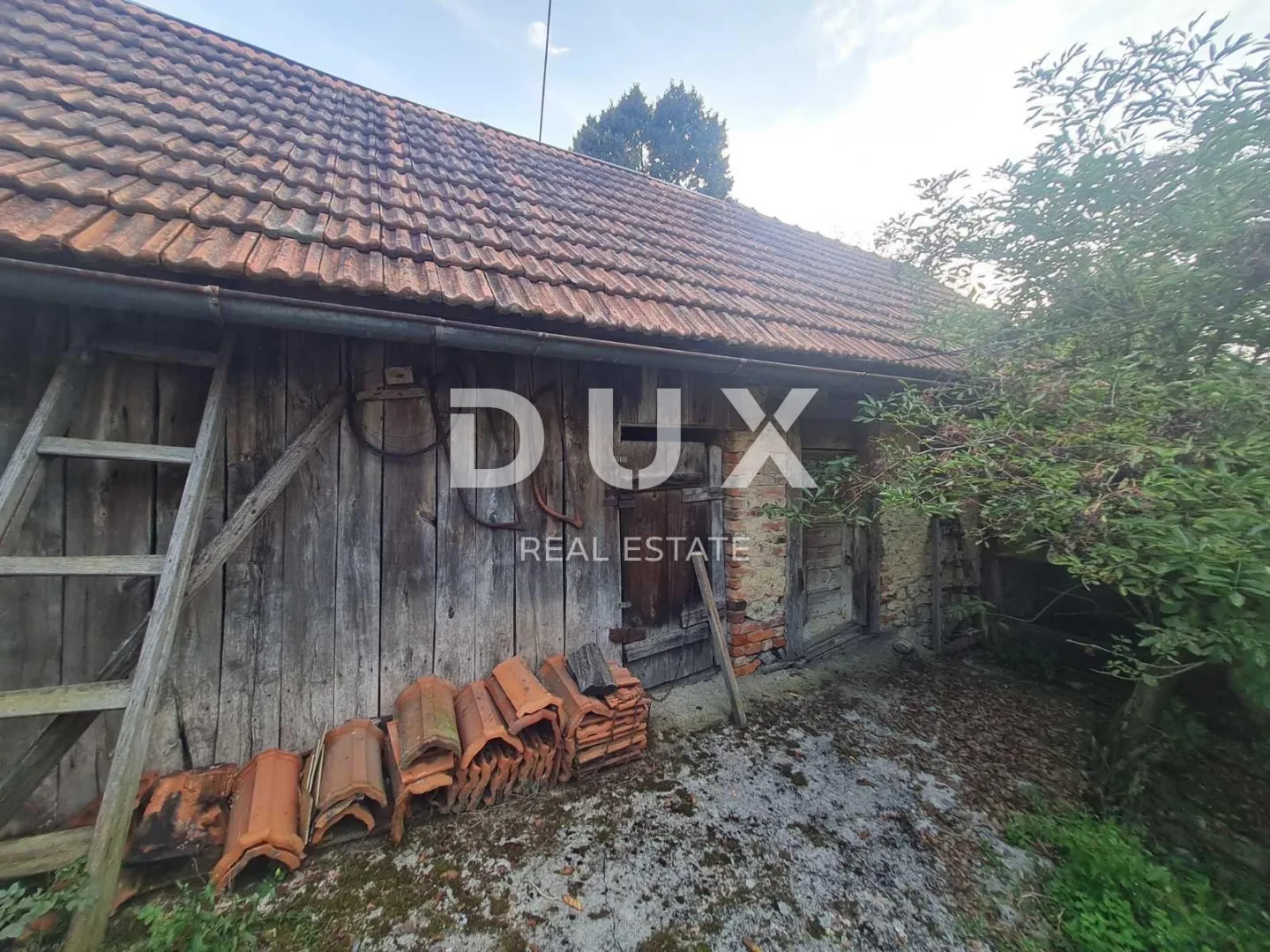 lika, dubrave - starina s većom okućnicom - slika 8