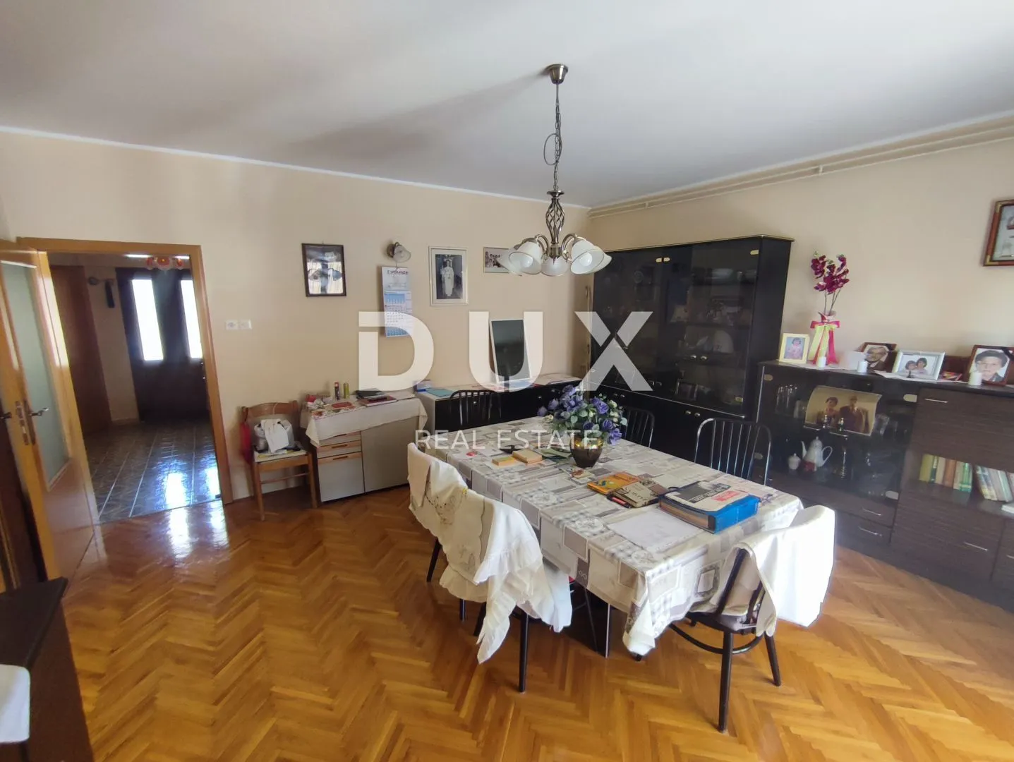 istra, pula - prostrana kuća od 673 m2 s pogledom na more - slika 27