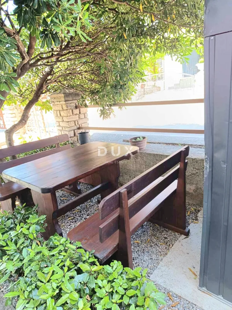 crikvenica, selce - apartman s pogledom na more i vrtom - slika 10