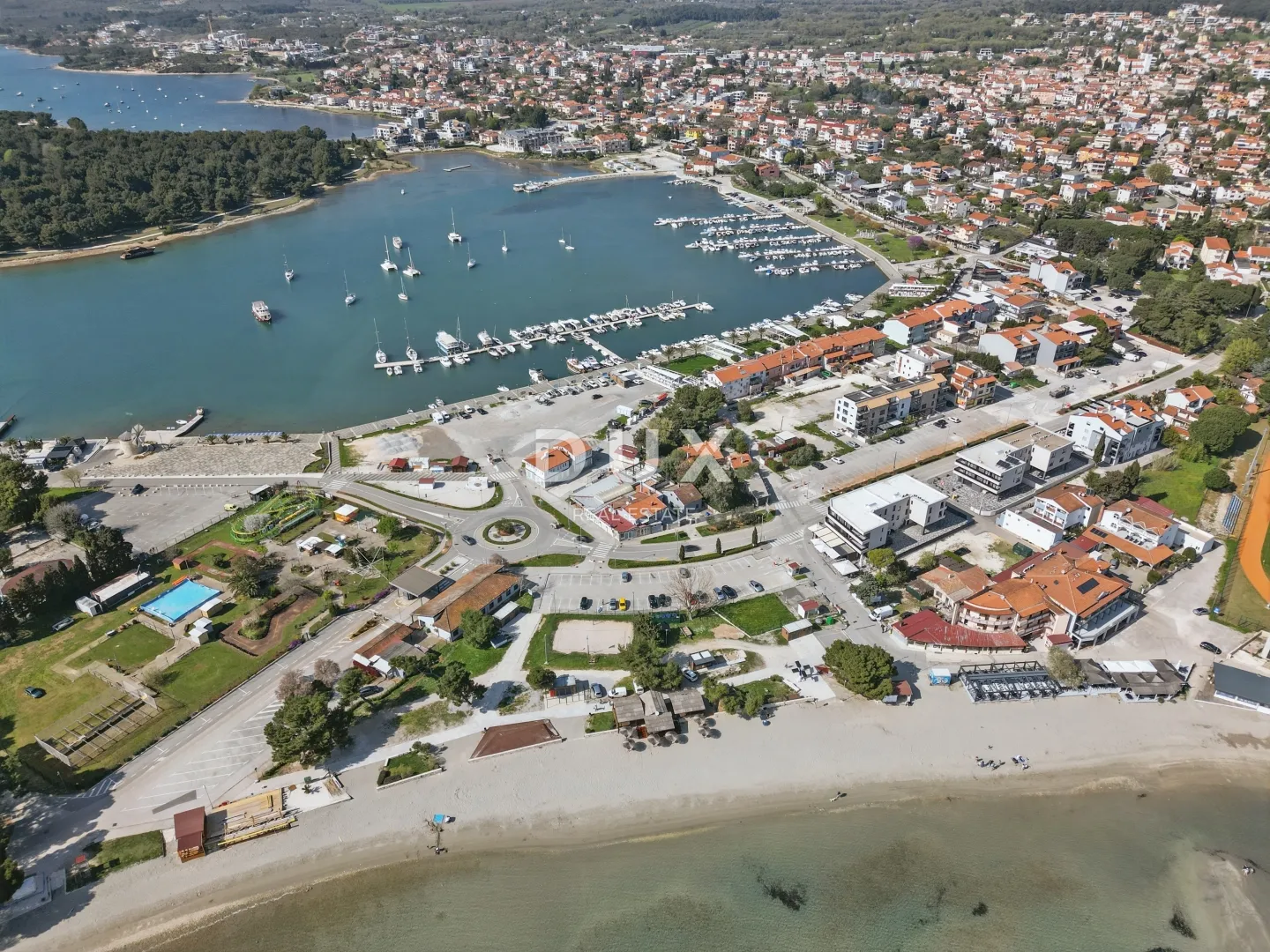 istra, medulin - 2ss+db stan s pogledom na more i bazenom u ekskluzivnoj ponudi naše agencije - slika 33