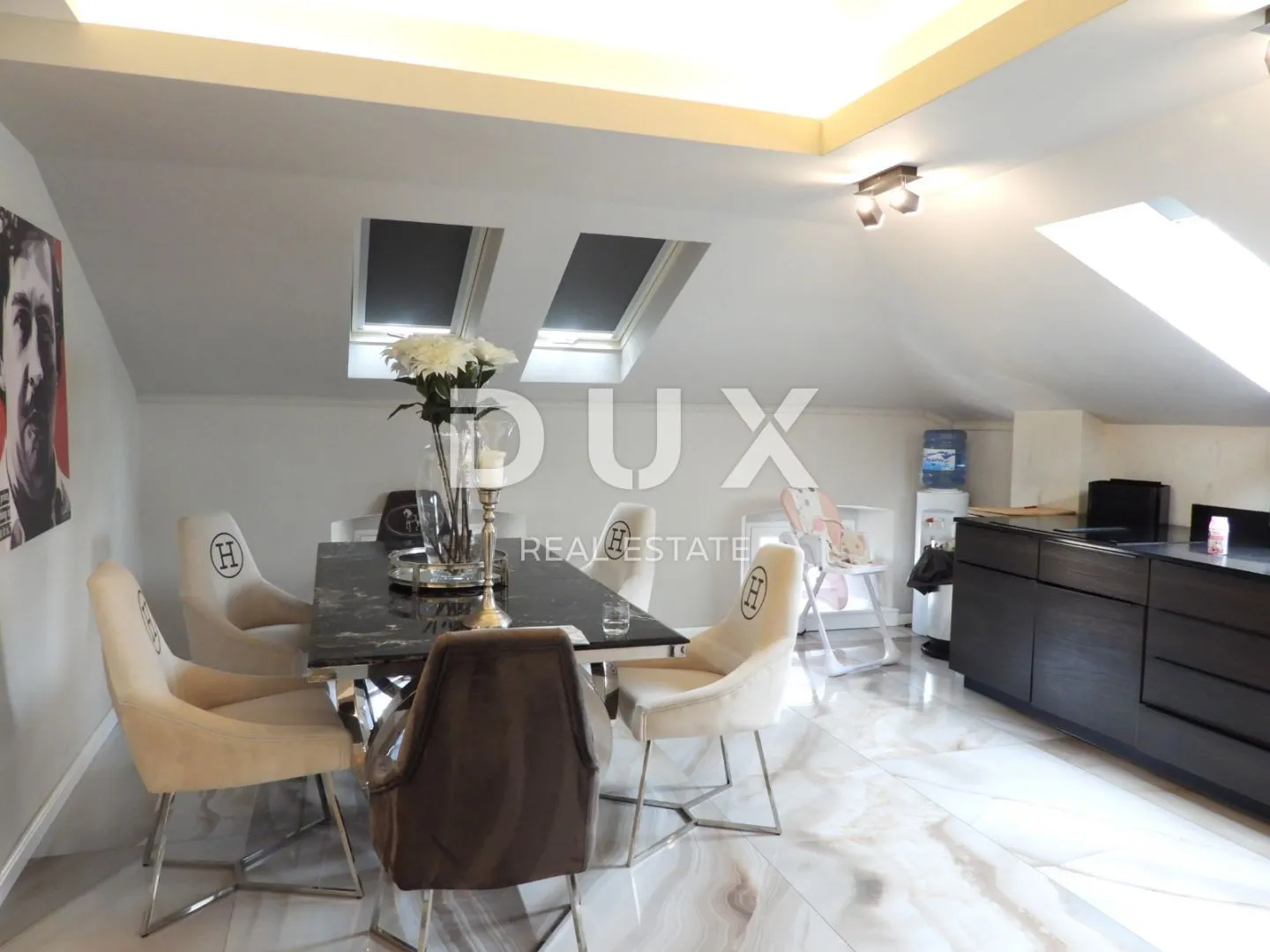 opatija, centar- eksluzivno uređen dvoetažni stan 4s+db 165m2 - slika 9