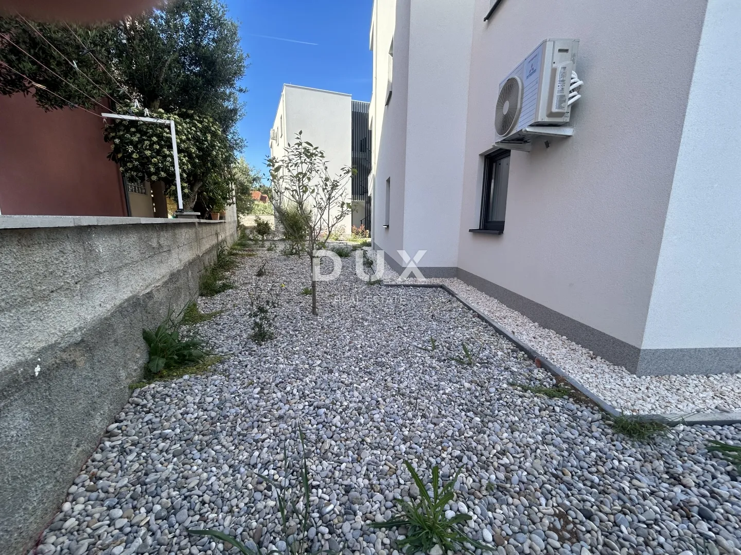 šibenik, vodice – stan u prizemlju sa 121 m² vrta, 2 parkinga, novogradnja - slika 8