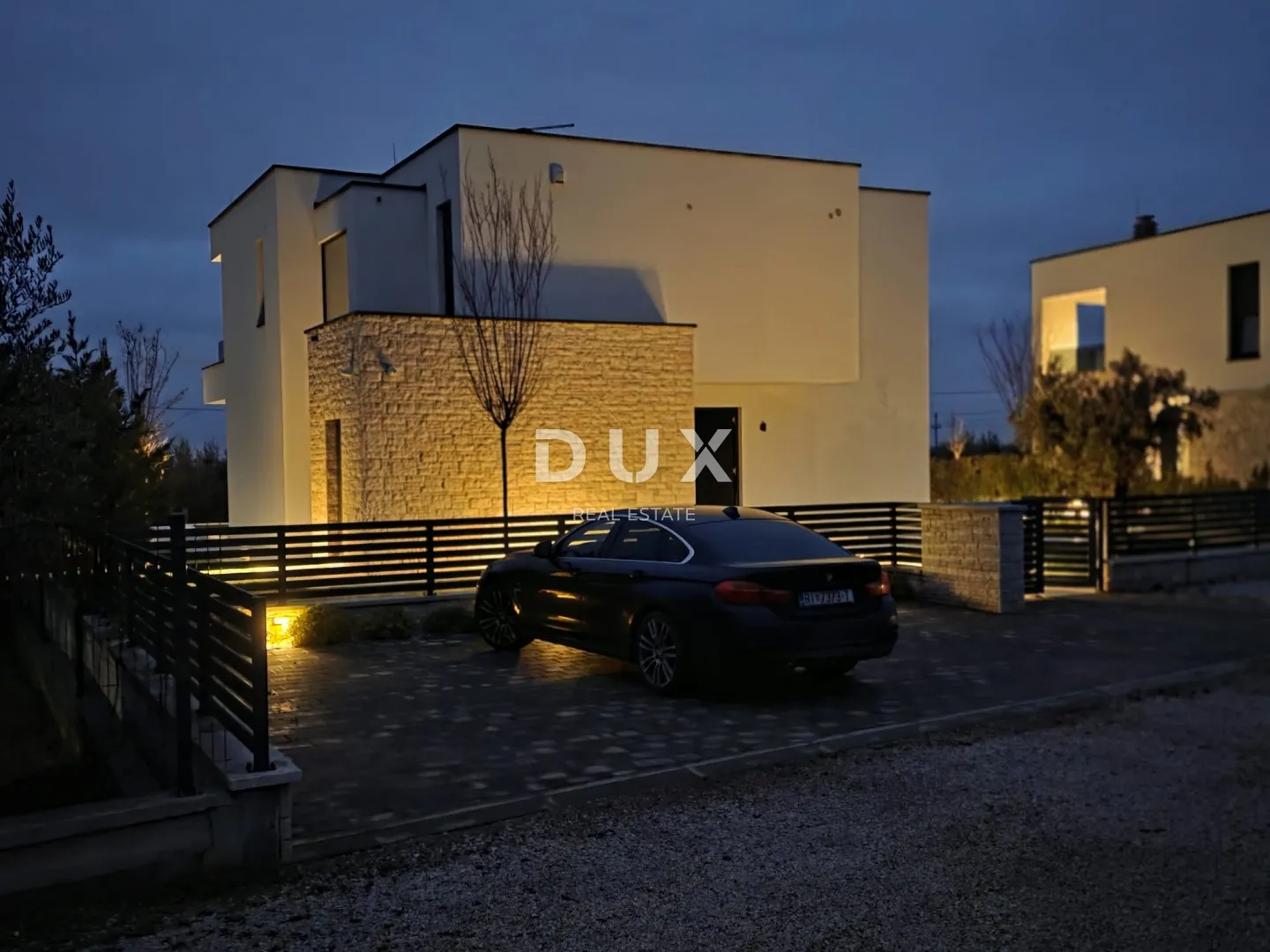 istra, poreč - ekskluzivna vila s bazenom i pogledom na more - slika 7