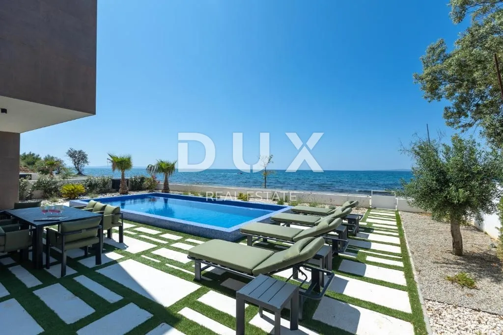 zadar, zaton - vila prvi red uz plažu - slika 26