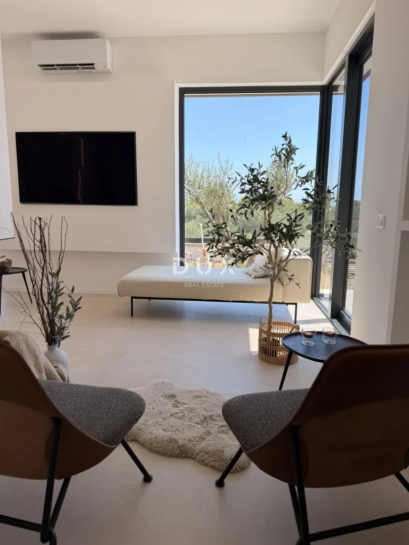 biograd na moru, vila sa bazenom od 350 m2, blizina i pogled na more - slika 4