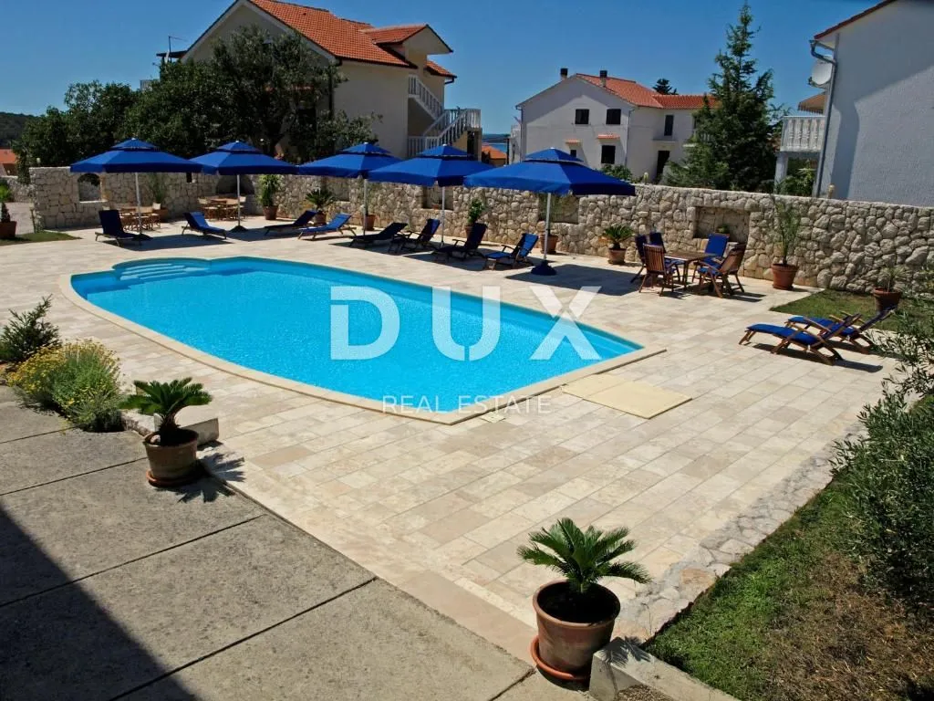 otok rab, barbat - vila sa 5 apartmana i bazenom - slika 5