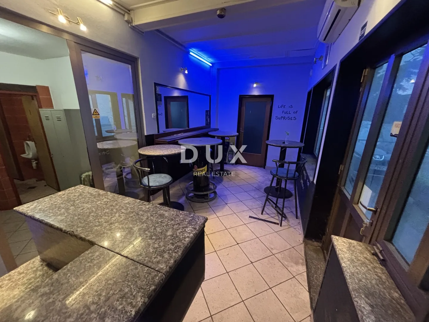 rijeka, centar - lokal s inventarom - slika 2