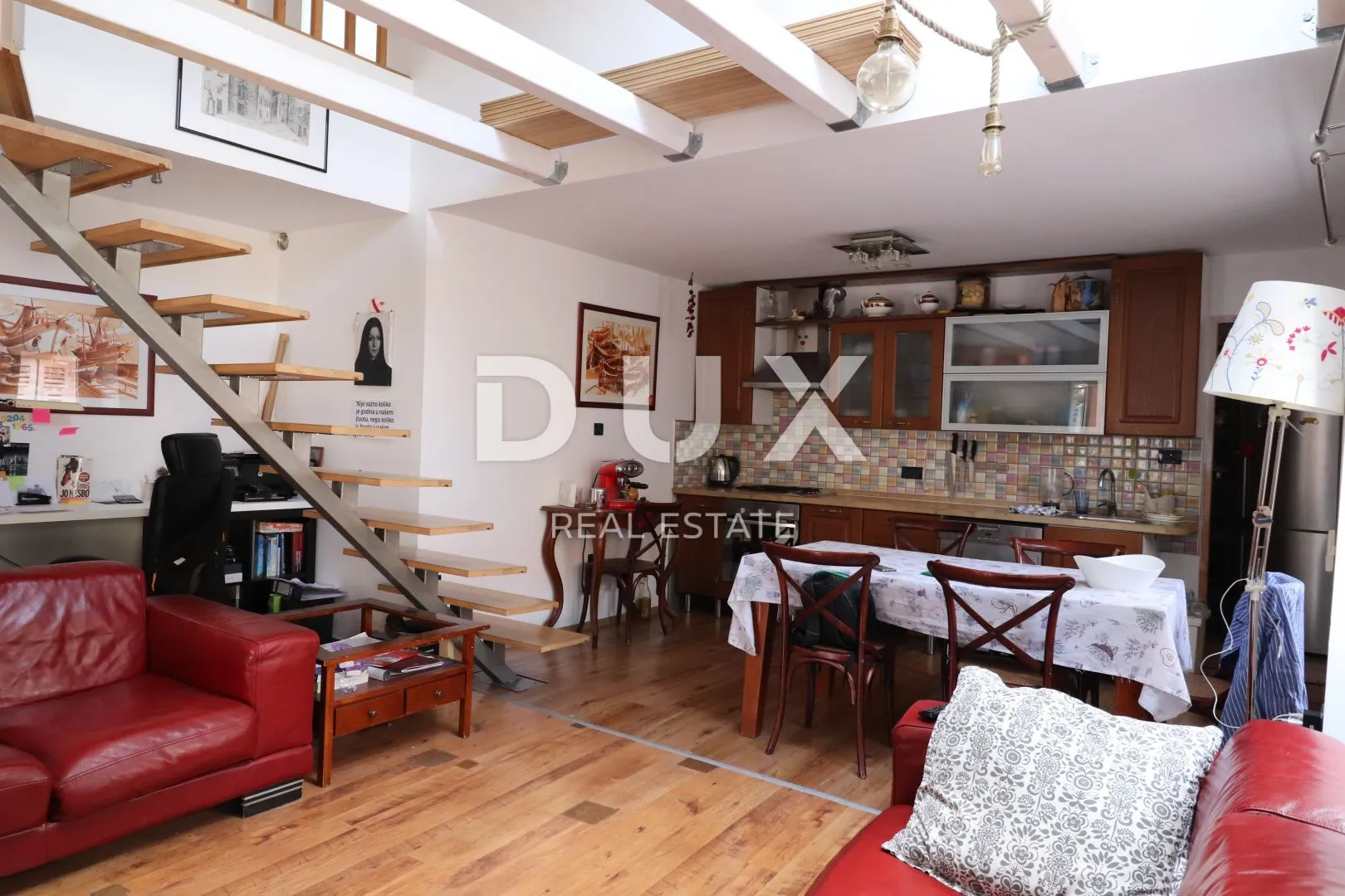 otok cres, grad cres - stara jezgra kuća, restaurant, dvoetažni stan, apartmani - slika 21