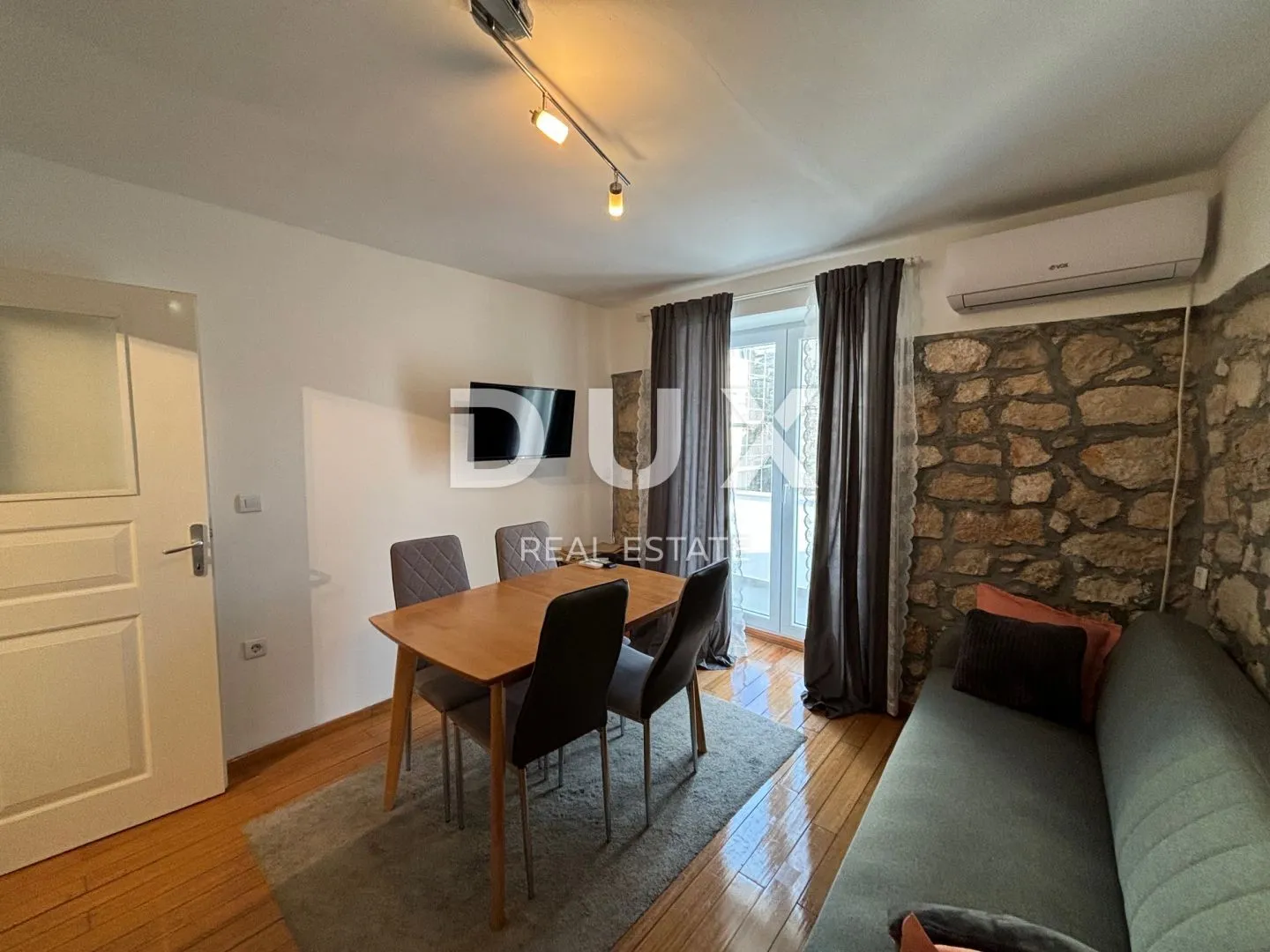 zadar, vinjerac- kamena kuća sa tri apartmana! blizina mora! - slika 12