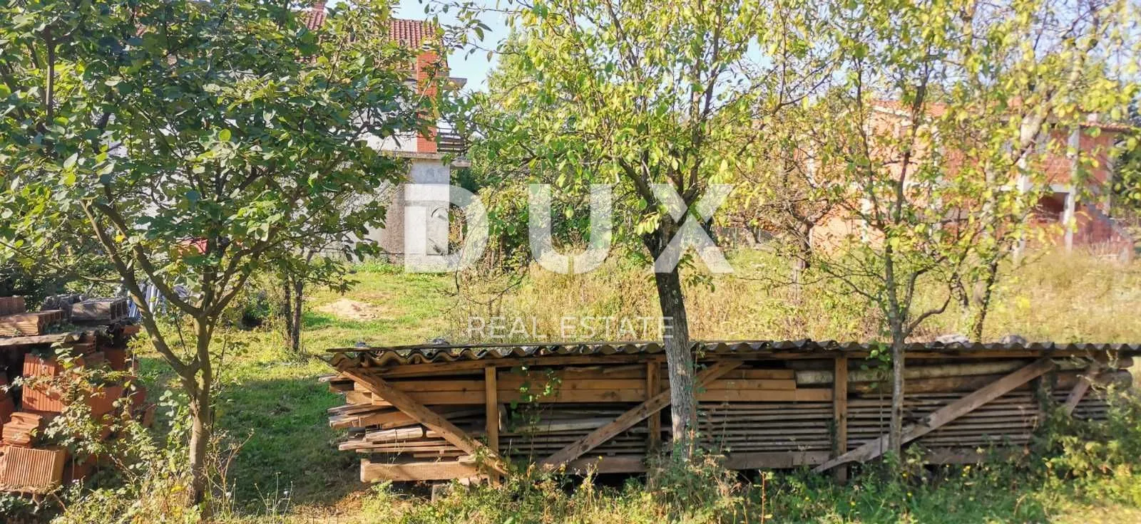 grobnik, podhum -samostojeća kuća na traženoj lokaciji - slika 11
