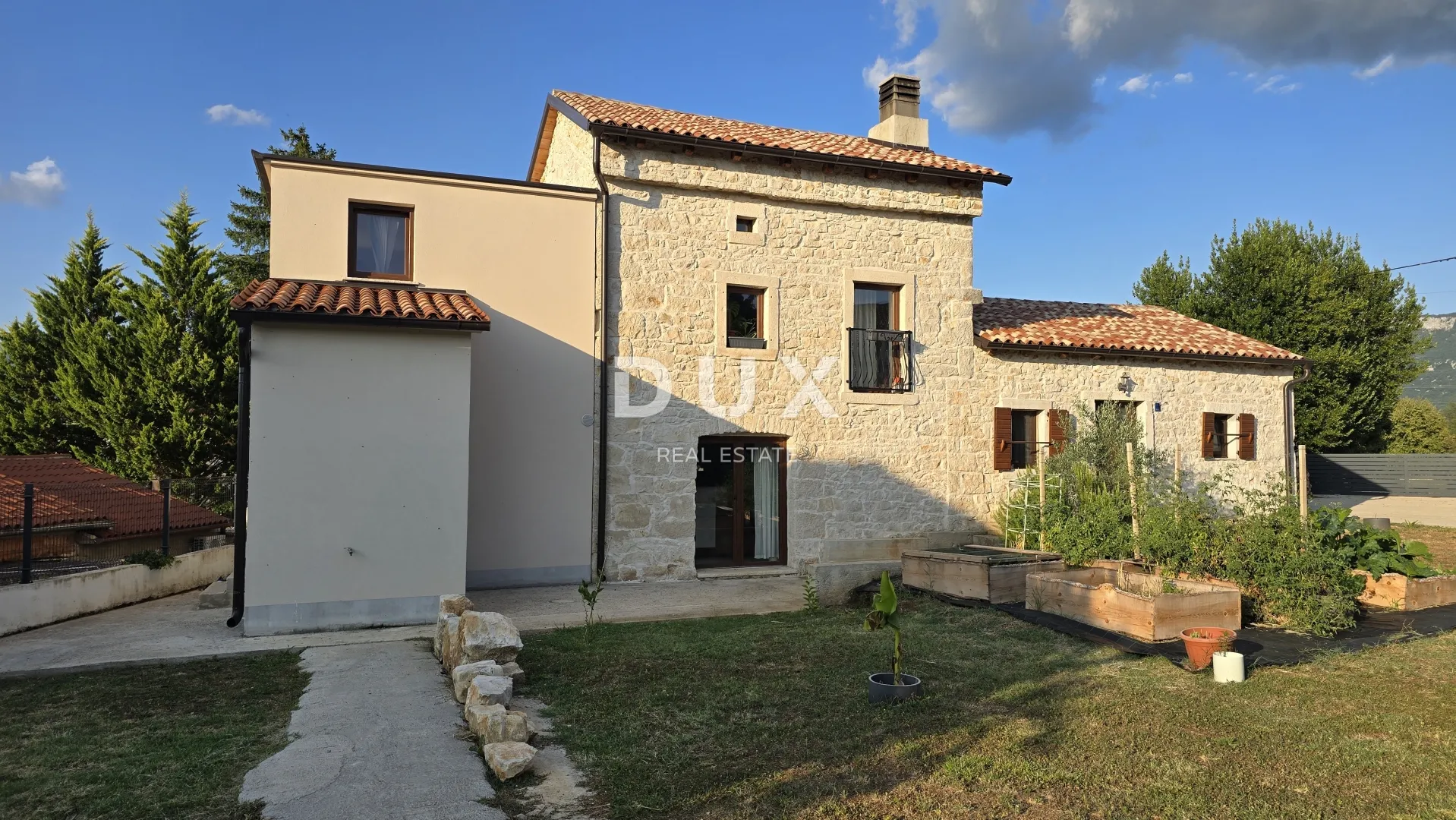 istra, labin - renovirana kamena kuća s dvije stambene jedinice - slika 3