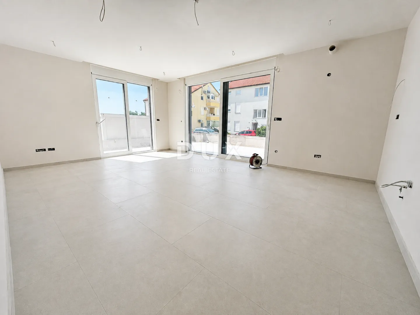 vodice, srima – stan s 3 spavaće sobe i vrtom od 125 m², 70 m od plaže - slika 17