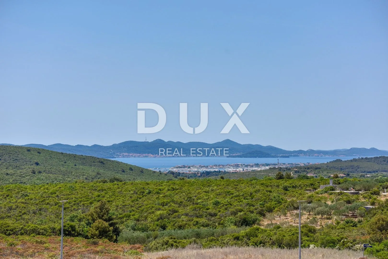 zadar, debeljak - luksuzna moderna vila s bazenom i pogledom na more - slika 13