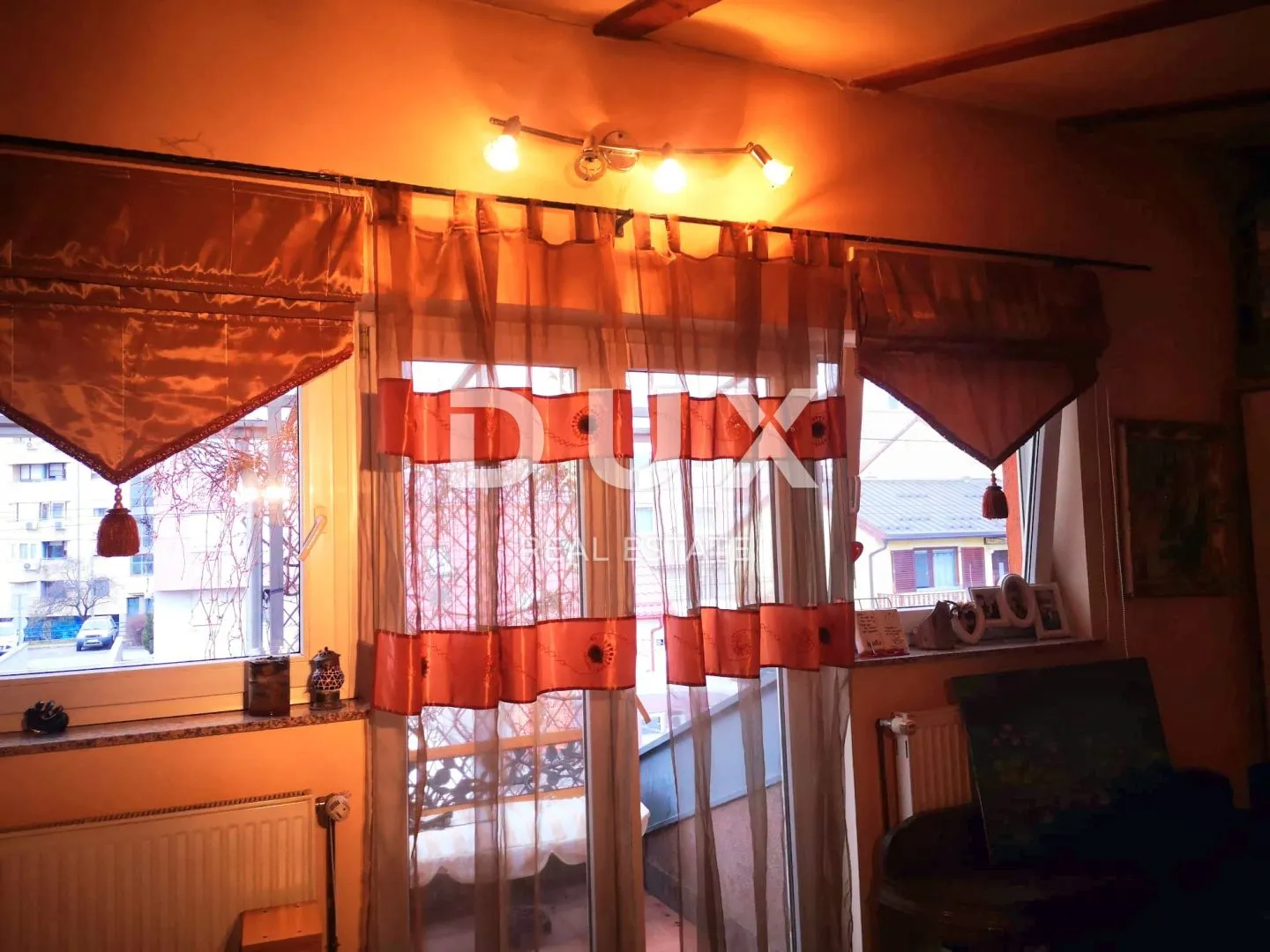 zagreb - kvalitetna obiteljska kuća s dva stana - slika 13