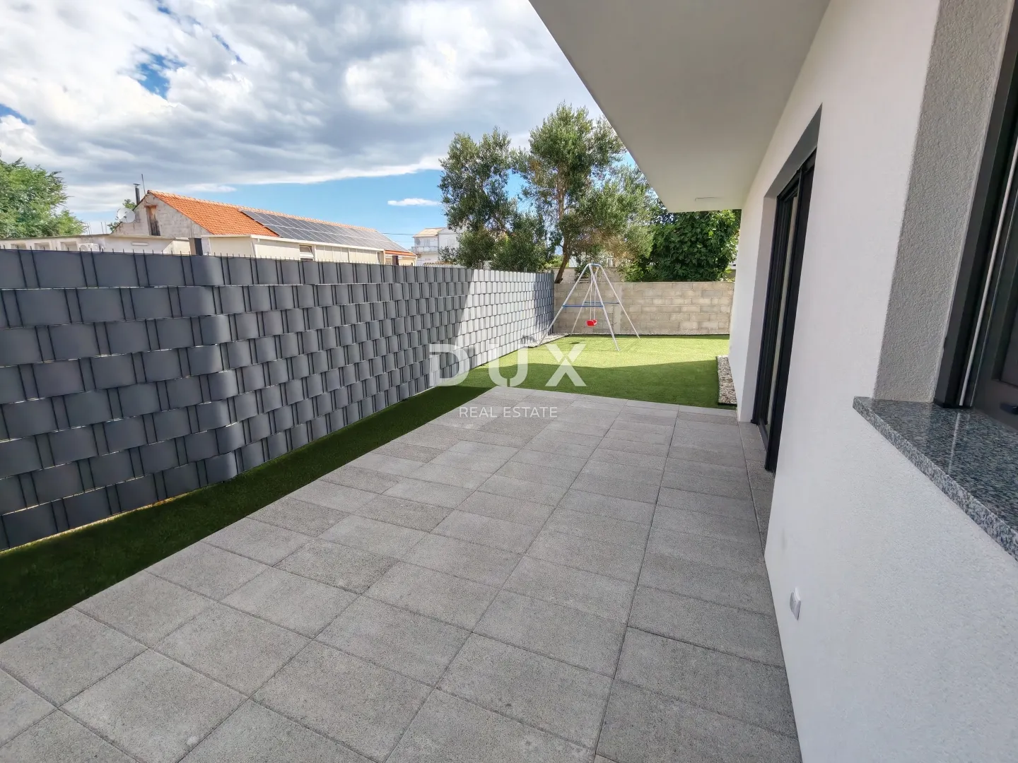 zadar, vrsi - vrhunska dvojna kuća s pogledom na more i okućnicom! b - slika 4