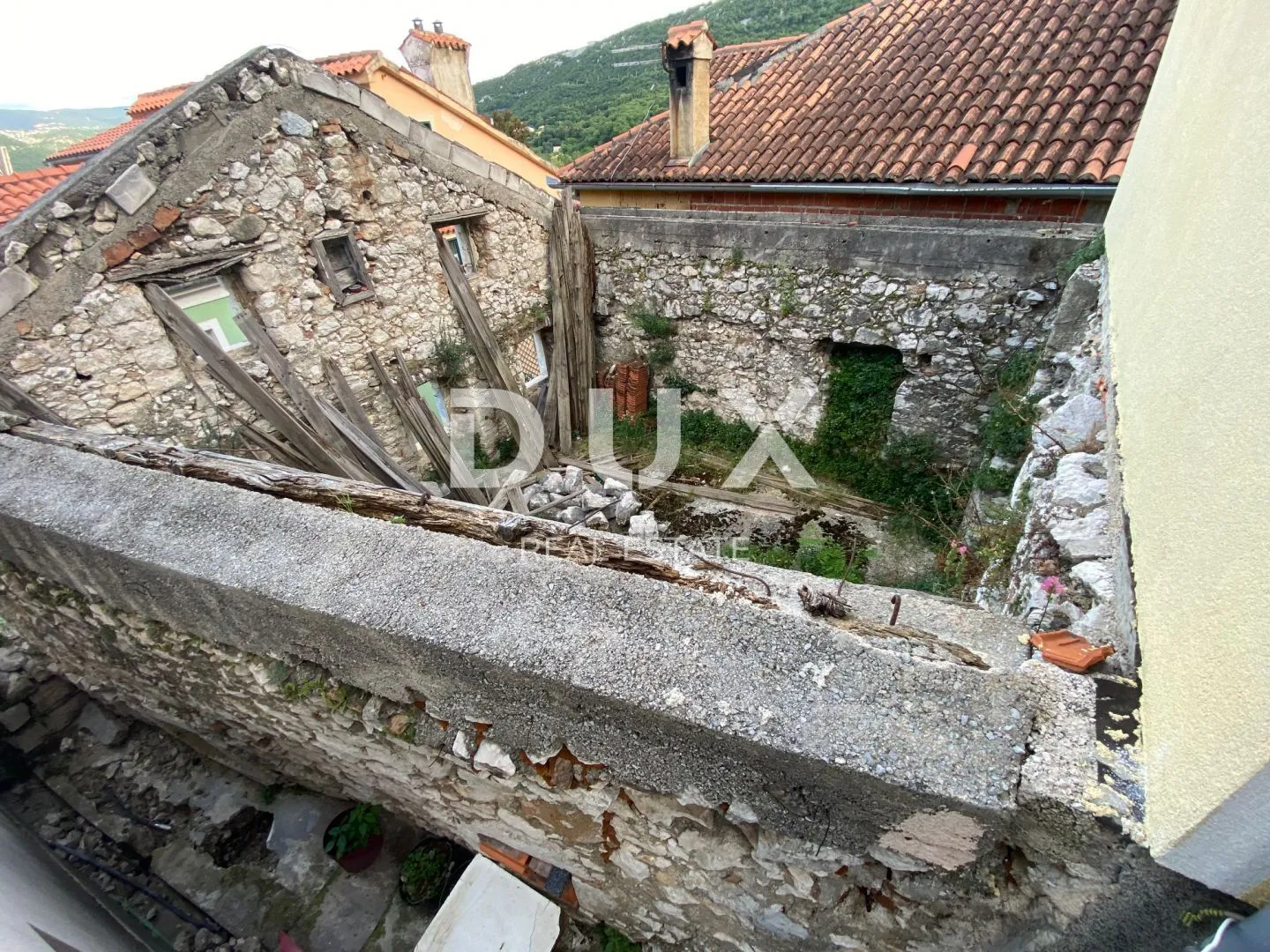 rijeka, bakar - kuća u strogom centru - samo 95 metara od mora! prilika! - slika 15