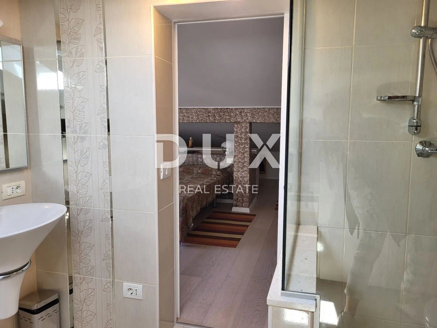 zadar, pakoštane - dvoetažni apartman s predivnim pogledom - slika 11