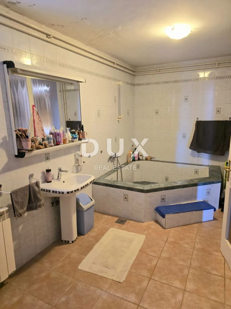 mali lošinj - trosobni stan sa terasom i pogledom na more - slika 9