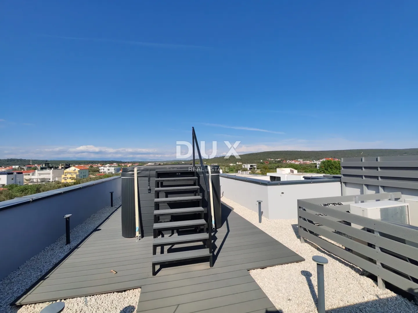 zadar, sukošan - luksuzno namješten penthouse 50 m od plaže! - slika 12