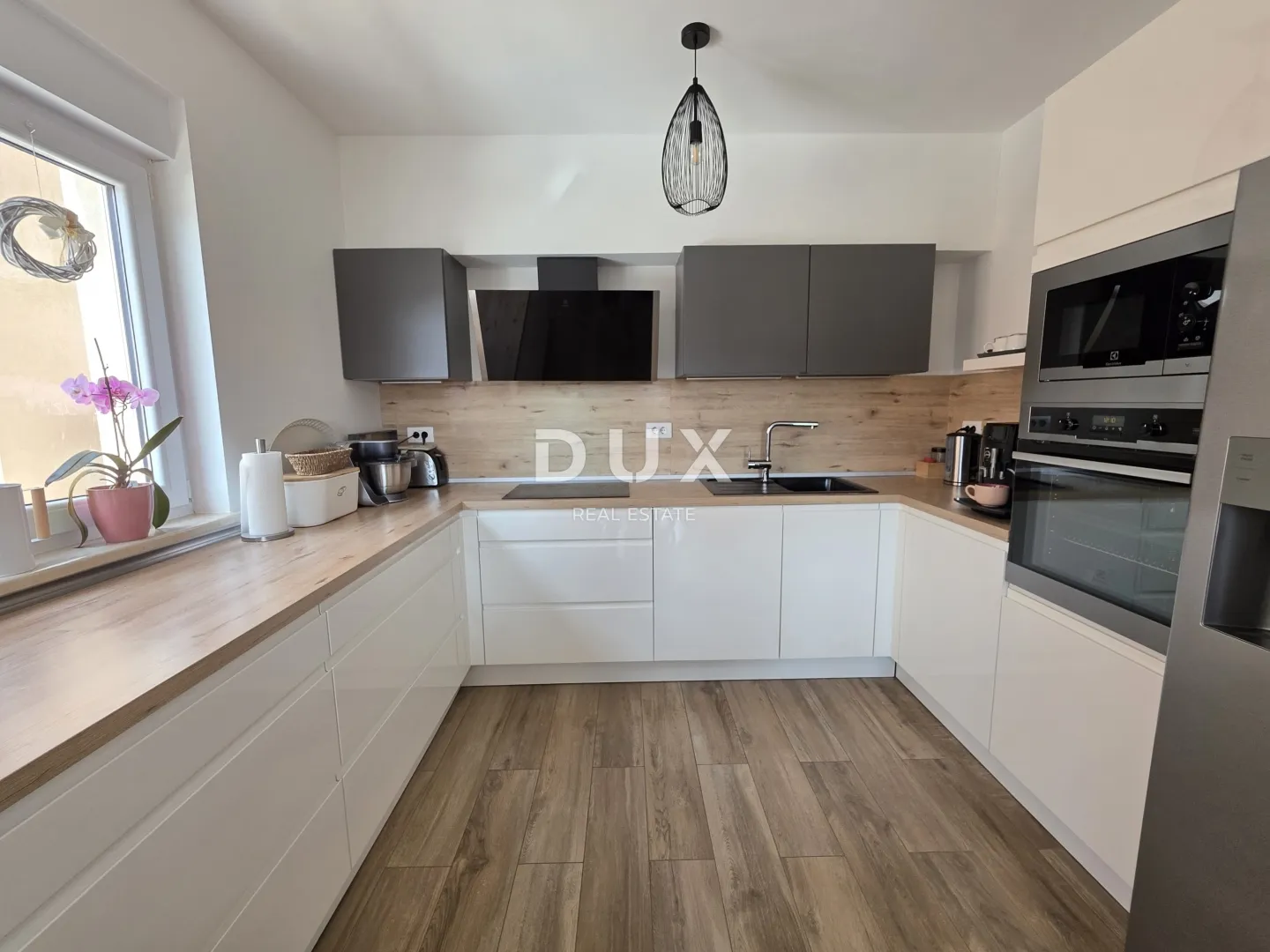 pula, nova veruda, 5-sobni stan, 209.93 m2 - slika 8