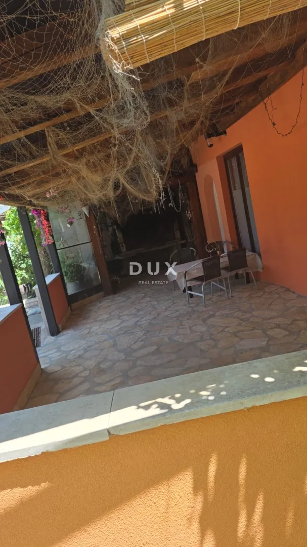 dalmacija, karin donji – prostrana kuća s dva apartmana i konobom - slika 26