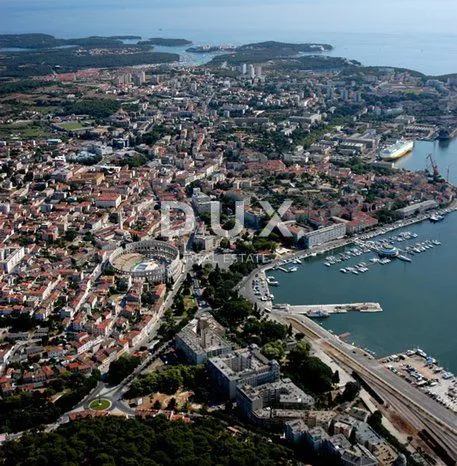 ISTRA, PULA - Poslovni prostor u centru grada