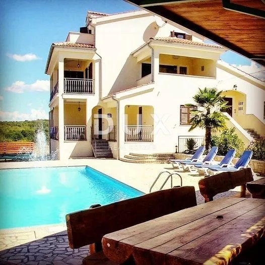 istra, poreč - apartmanska vila s bazenom - slika 2