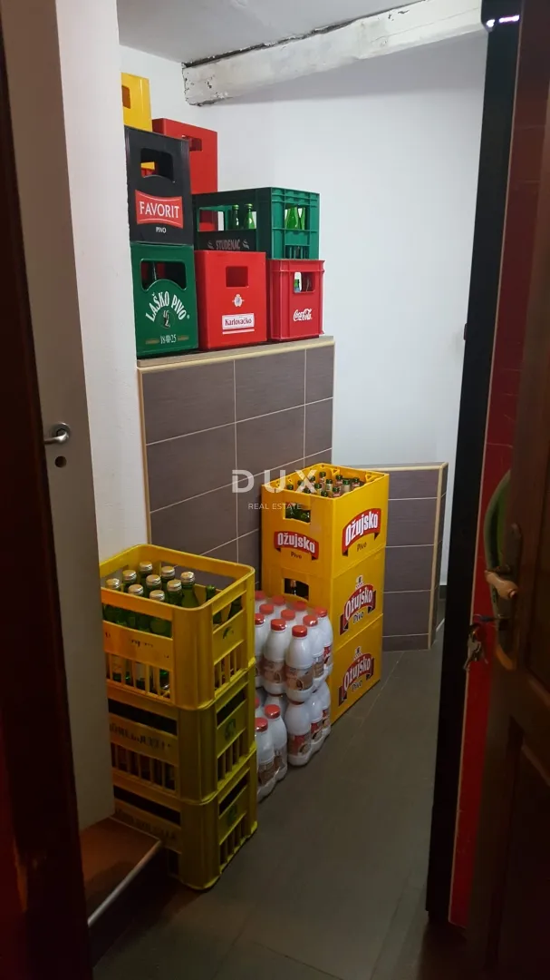 istra,rovinj - predivan uhodani caffe bar u srcu rovinja - slika 48