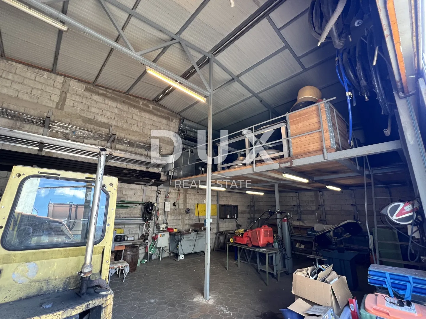 matulji, okolica - poslovno stambena zgrada od 350 m2 + okućnica 1000m2 - slika 14