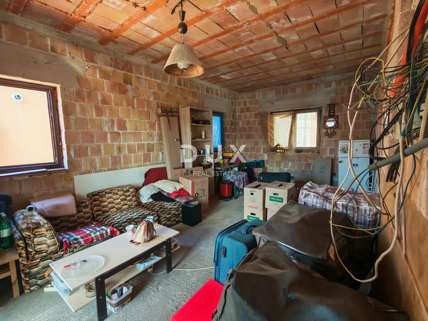 istra, pula - kuća 250m2, 700m od mora - slika 11