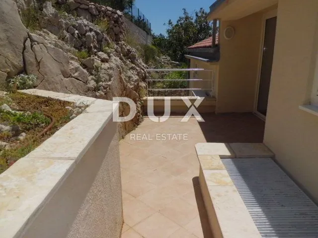 otok krk - ekskluzivna vila sa bazenom - slika 124