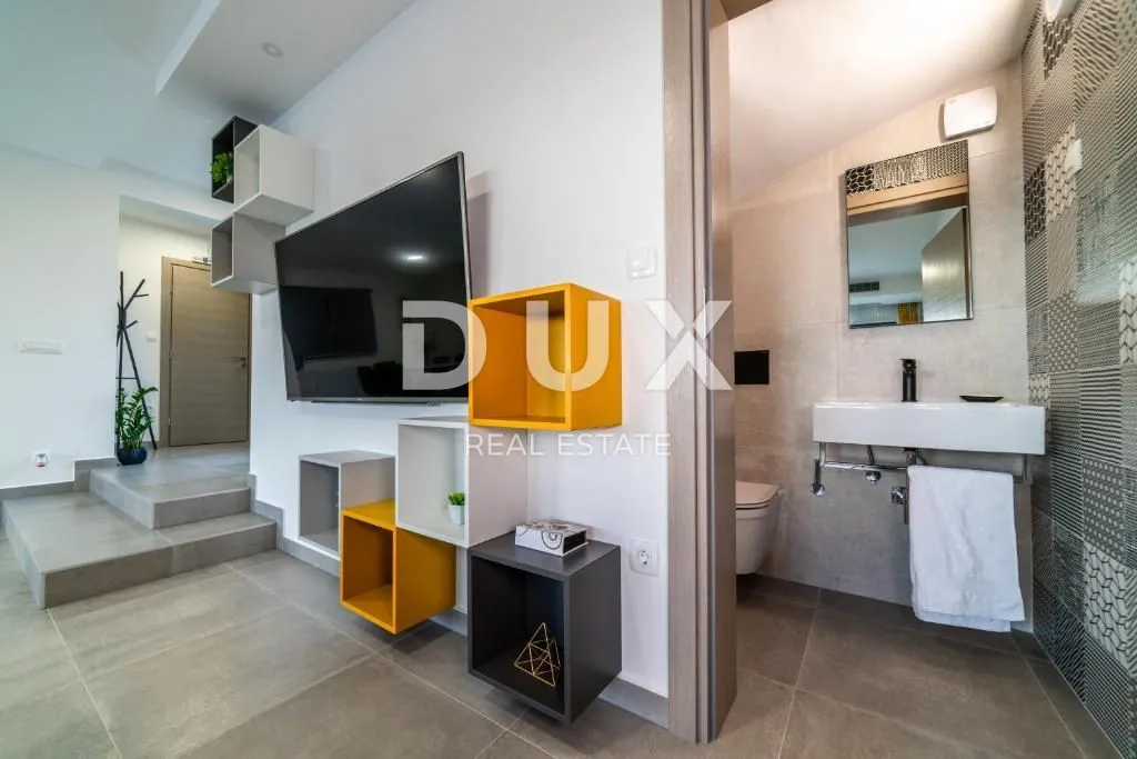 istra, poreč - moderna vila s bazenom - slika 15