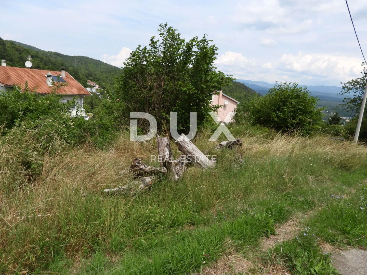 rukavac - građevinski teren 2059m2 za stambenu zgradu – stanove- apartmane / obiteljsku kuću / villu / za kuće za iznajmljivanje sa bazenom / kuću za odmor sa bazenom - slika 3
