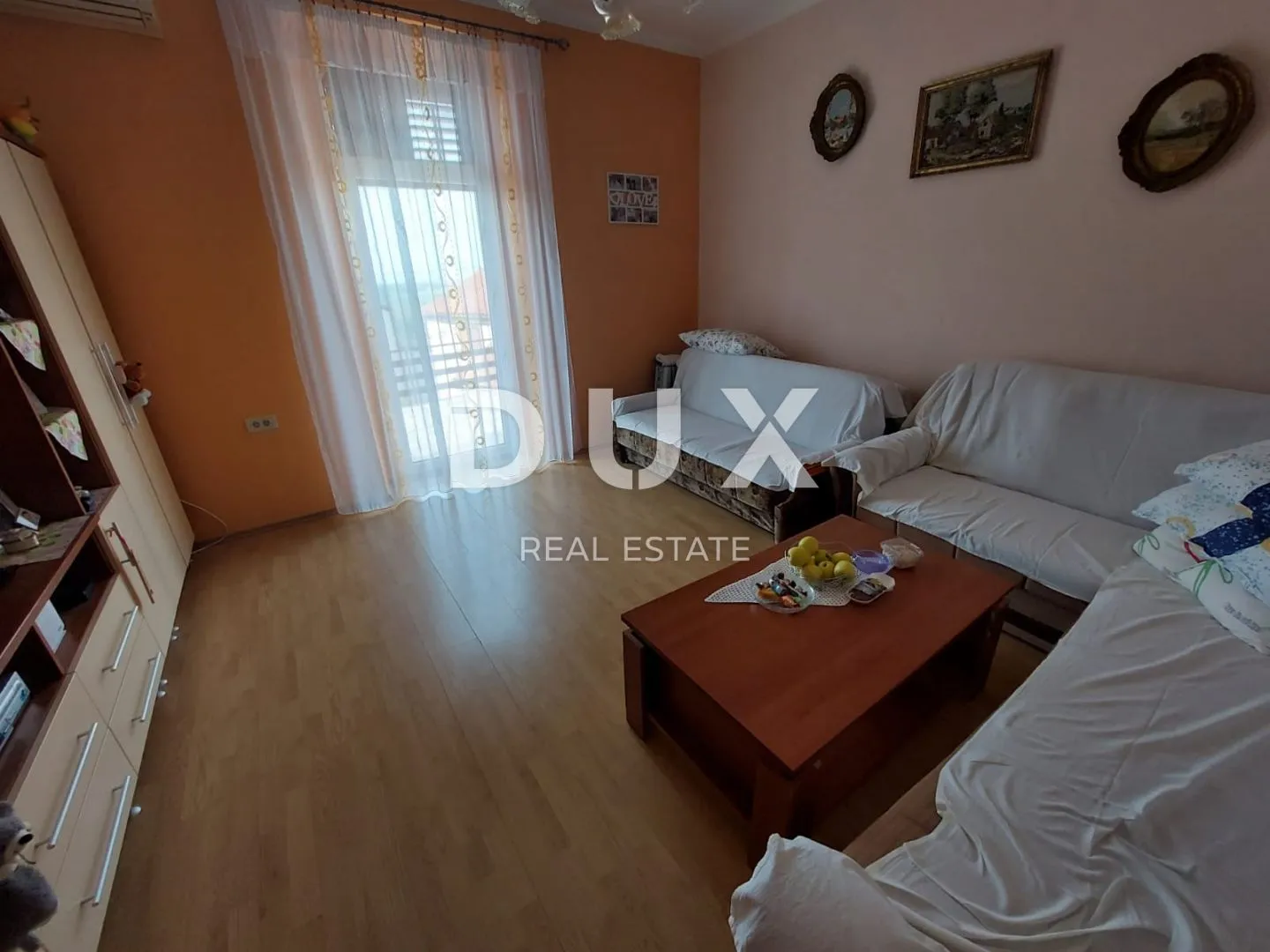 istra, buje - kuća s restoranom u centru buja, pogled na more - slika 4