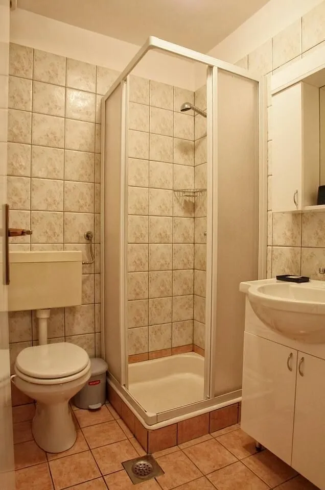 opatija - obiteljska kuća s dva apartmana za iznajmljivanje - slika 11