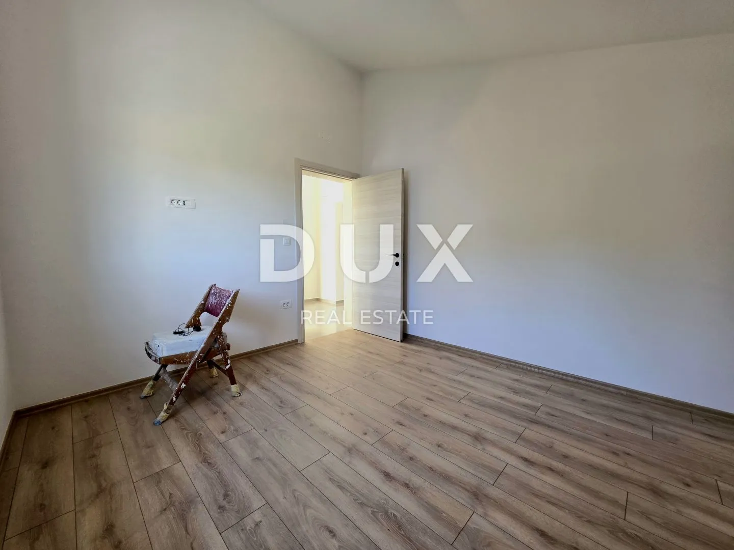 istra, šišan - apartmanska kuća s dvije stambene jedinice i pomočnim objektom - slika 31