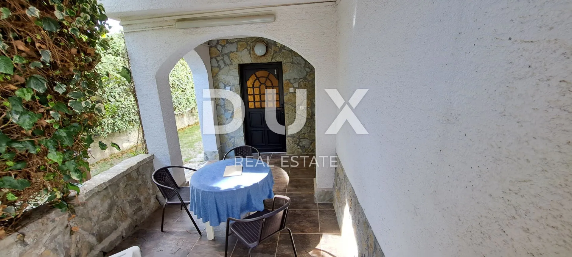 otok krk, linardići - lijepa kuća s pet apartmana - slika 6