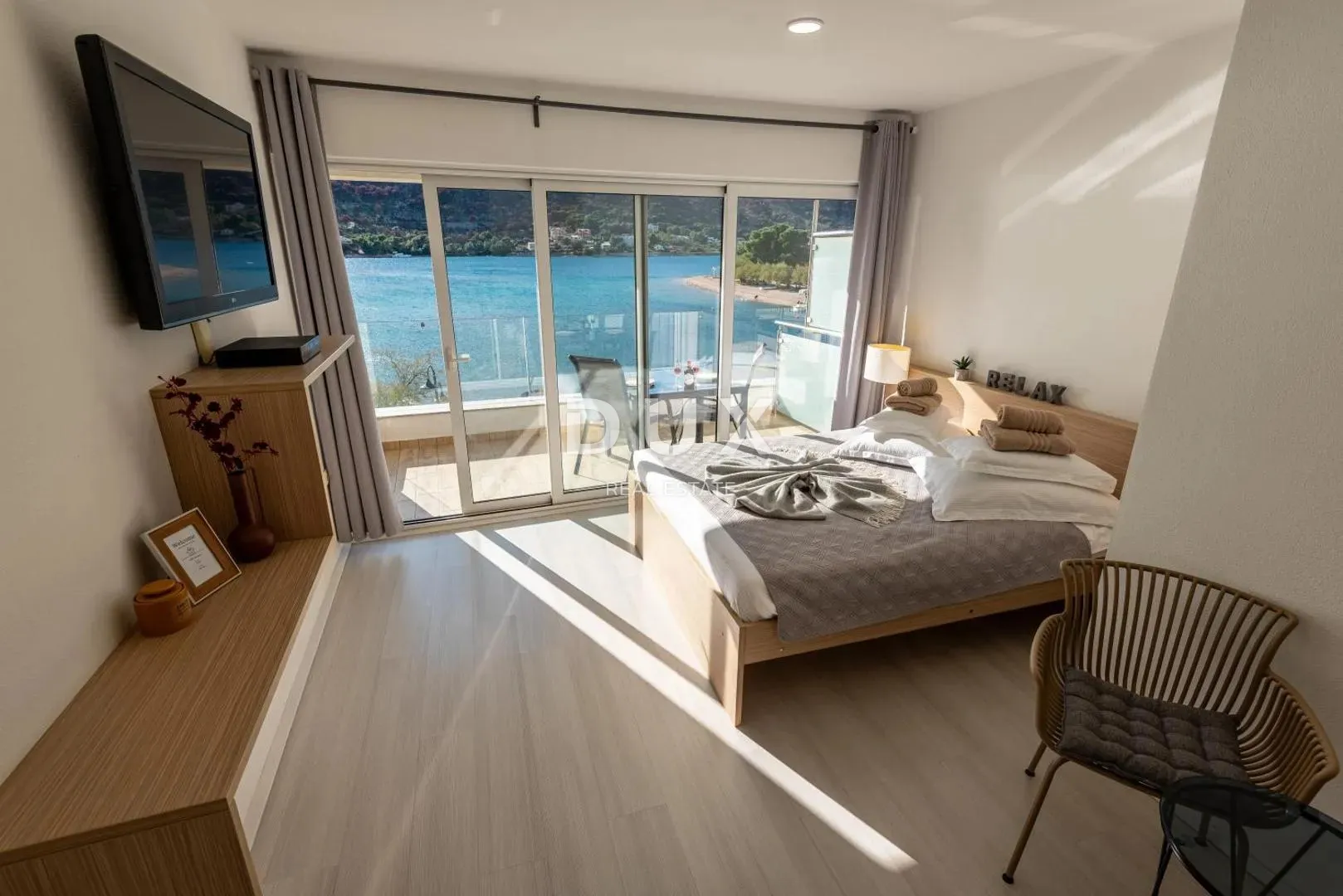šibenik okolica, grebaštica – mini hotel prvi red do mora s bazenom i restoranom - slika 4