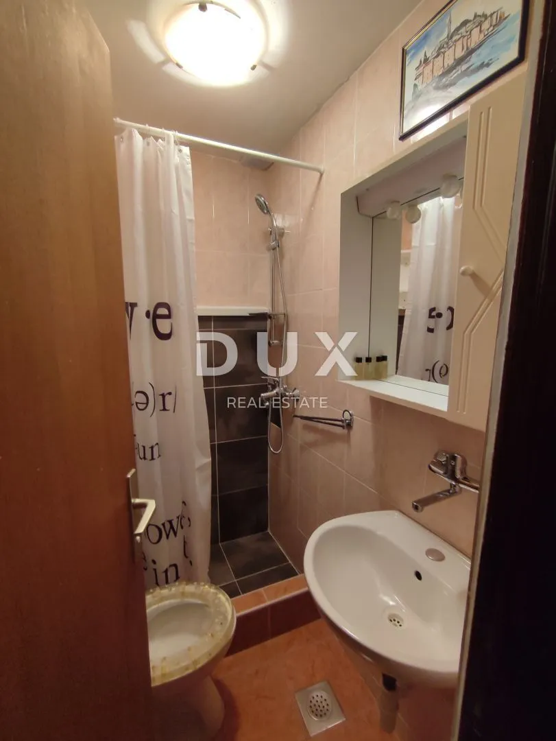 istra, rovinj - renovirana starina u samom centru grada - slika 24