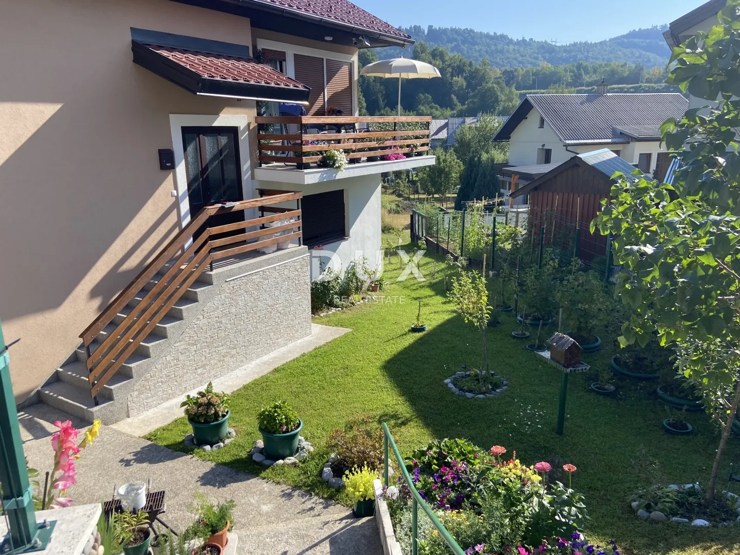 gorski kotar, fužine, dvosobni stan, 50 m2, okućnica - slika 2