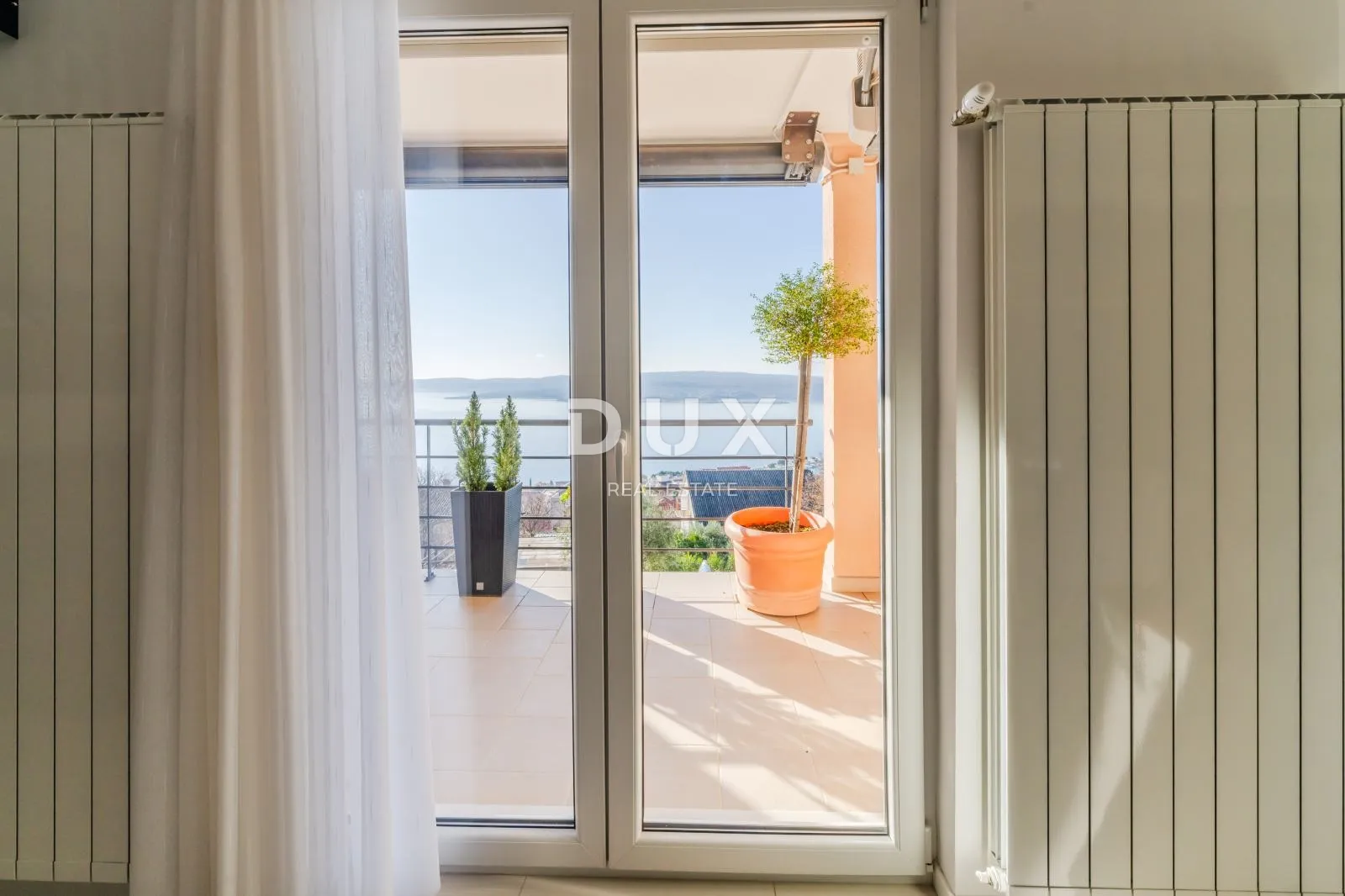 crikvenica - luksuzna vila s 4 stambene jedinice, bazenom i pogledom na more - slika 14