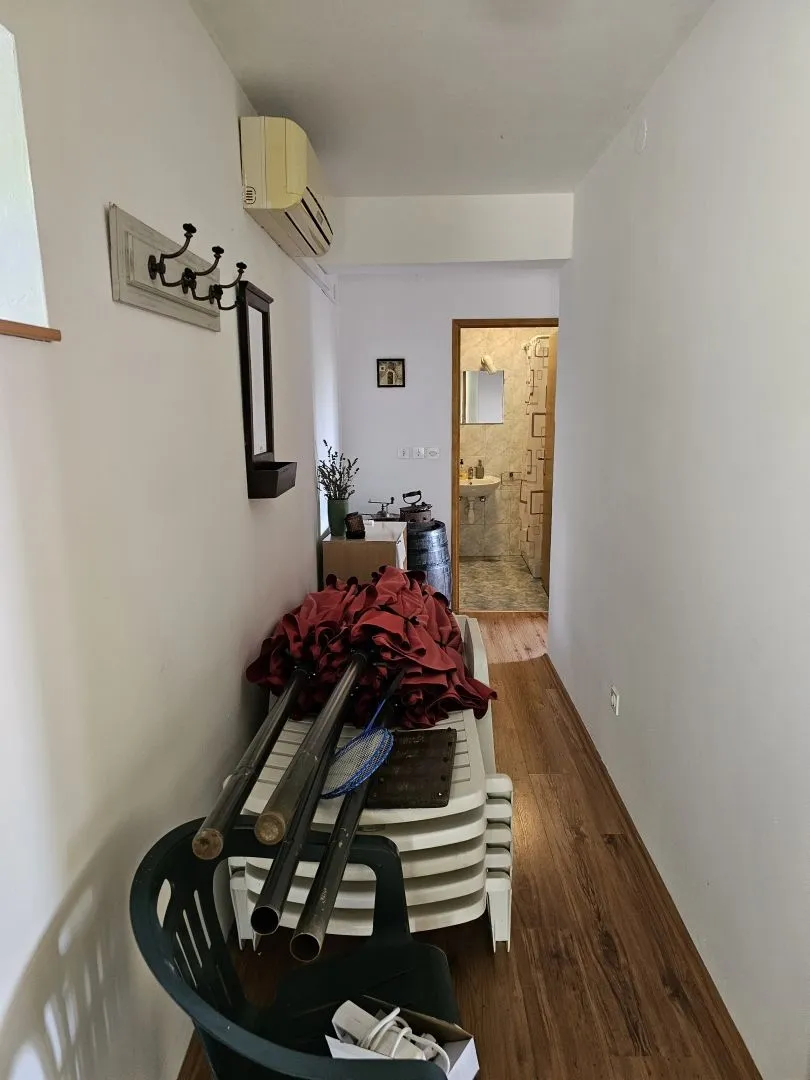 otok krk, vrbnik (okolica) - samostojeća kuća na osami sa dva apartmana - slika 4