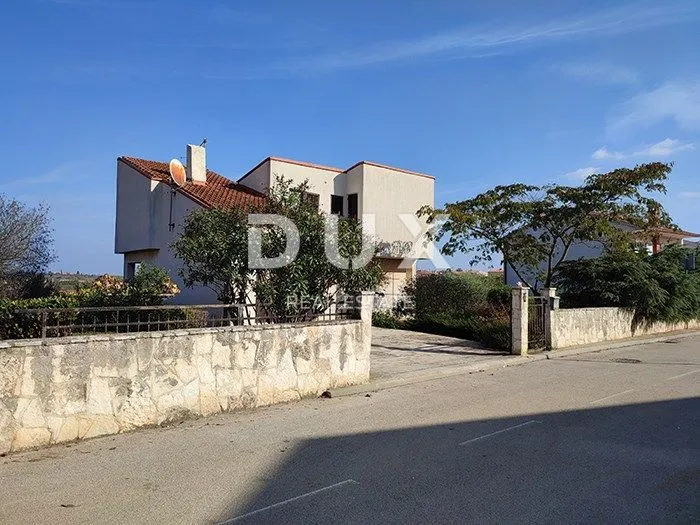 istra, pula - obiteljska kuća na mirnoj lokaciji! - slika 2