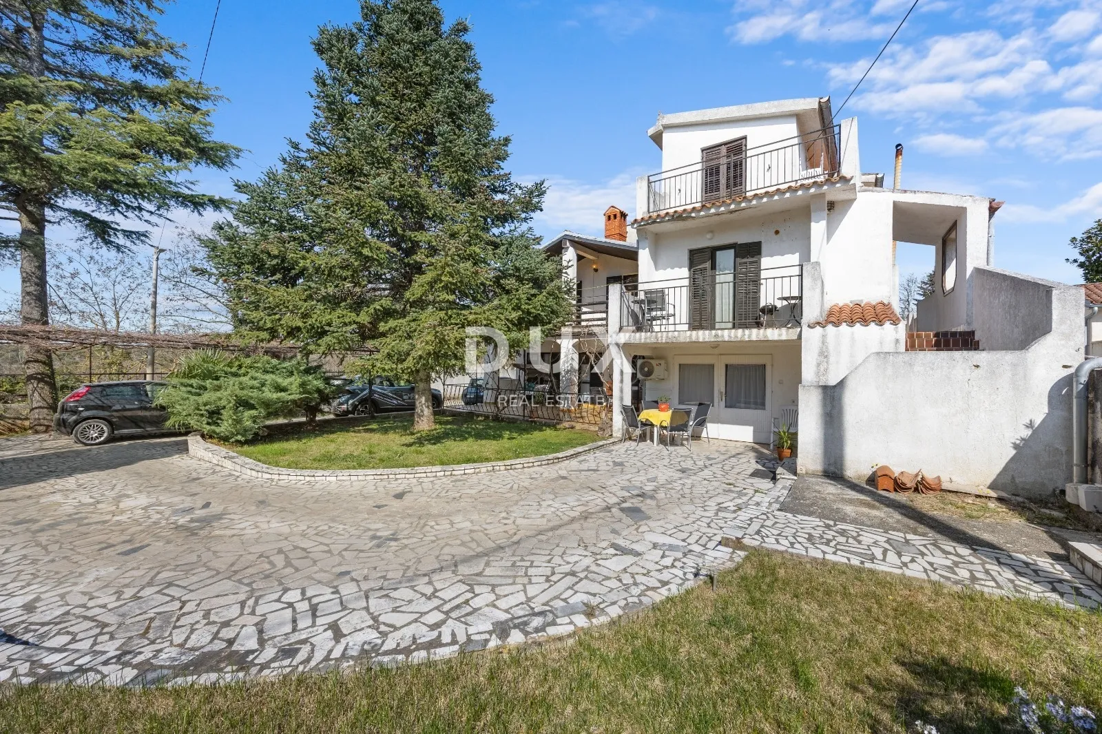 istra, ližnjan - samostojeća kuća s tri stambene jedinice! - slika 3