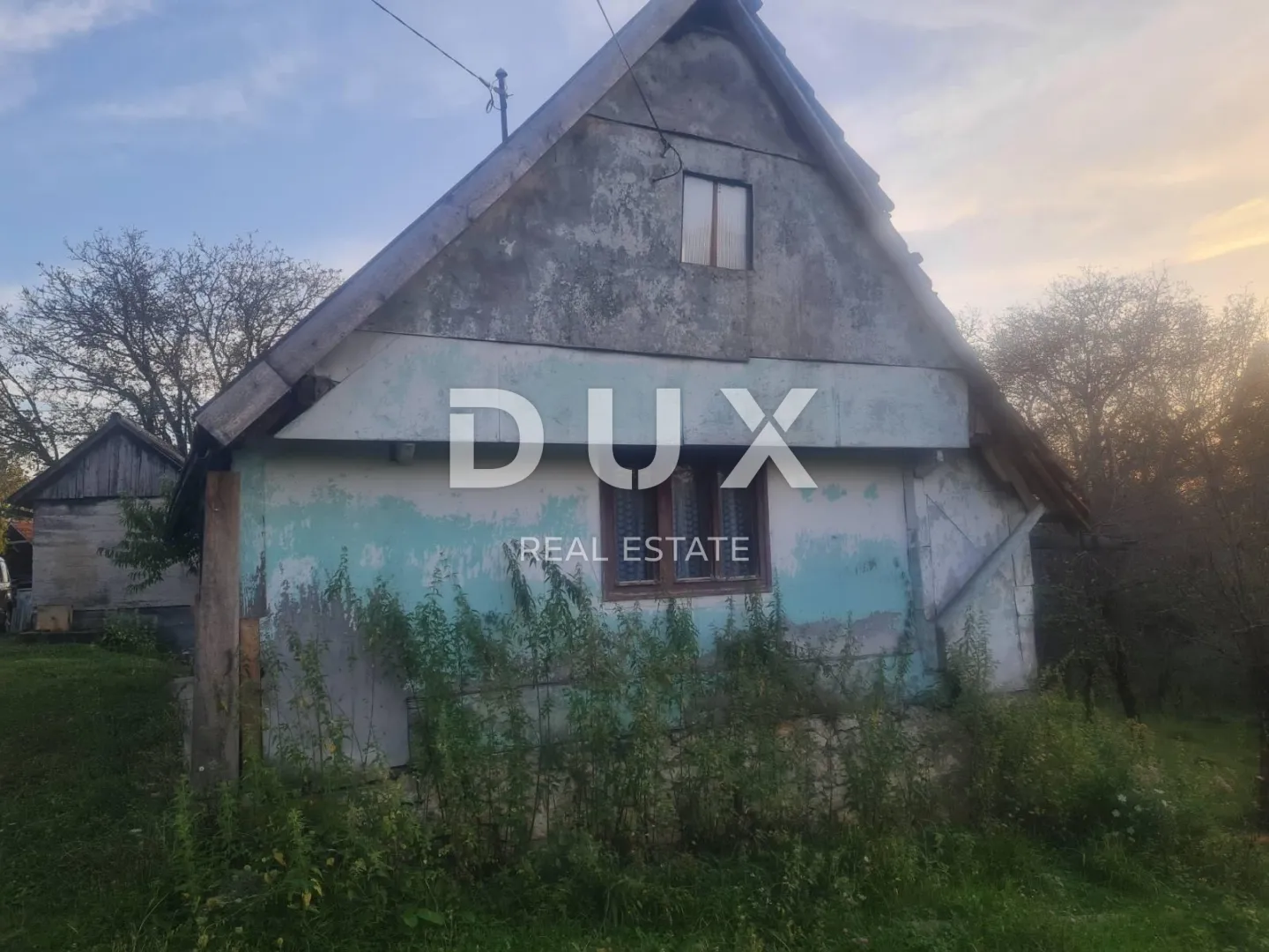 lika, dubrave - starina s većom okućnicom - slika 2