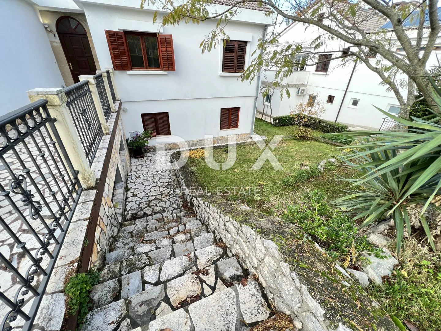 otok krk, njivice - samostojeća kuća sa velikom okućnicom - slika 15
