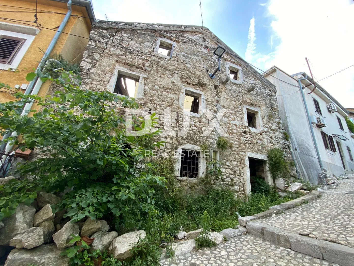 rijeka, bakar - kuća u strogom centru - samo 95 metara od mora! prilika! - slika 7