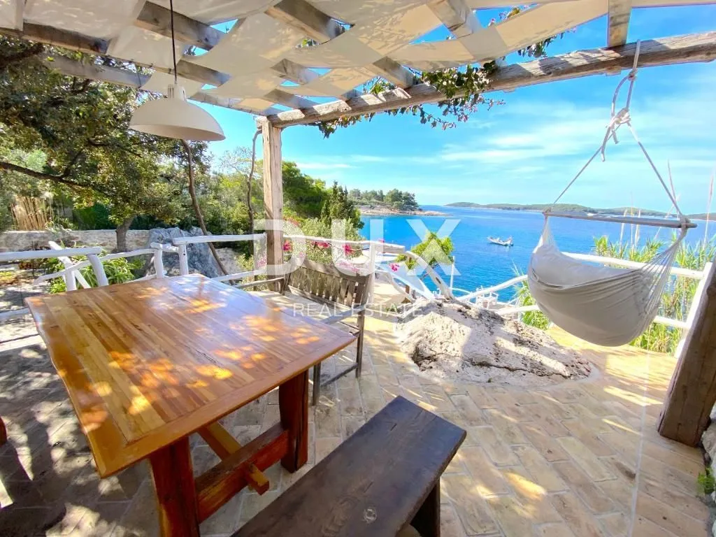 otok hvar - vila u gradu hvaru prvi red do mora - slika 31